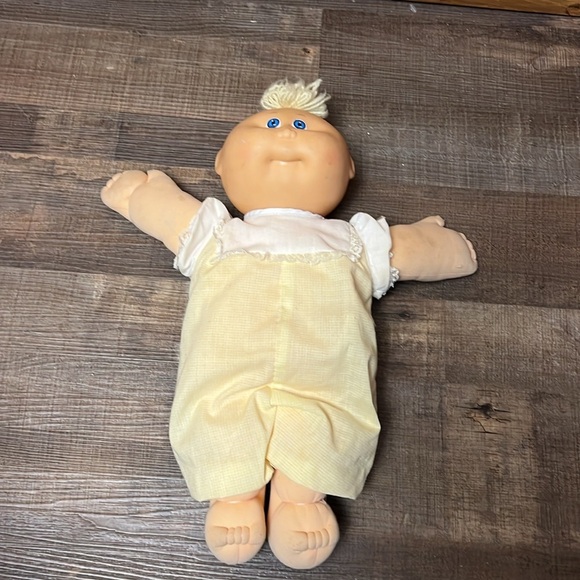Cabbage Patch Doll Vintage 1978-1982 yellow tuft yarn hair blue eyes material Bo - Picture 7 of 7